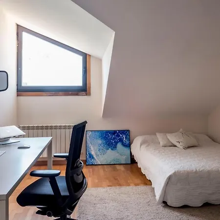 Grande Unifamiliar Con Jardin En Holiday home *