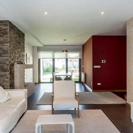 Grande Unifamiliar Con Jardin En Holiday home *