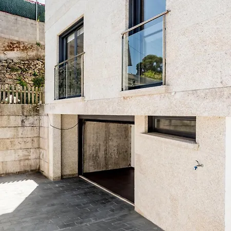 Grande Unifamiliar Con Jardin En *